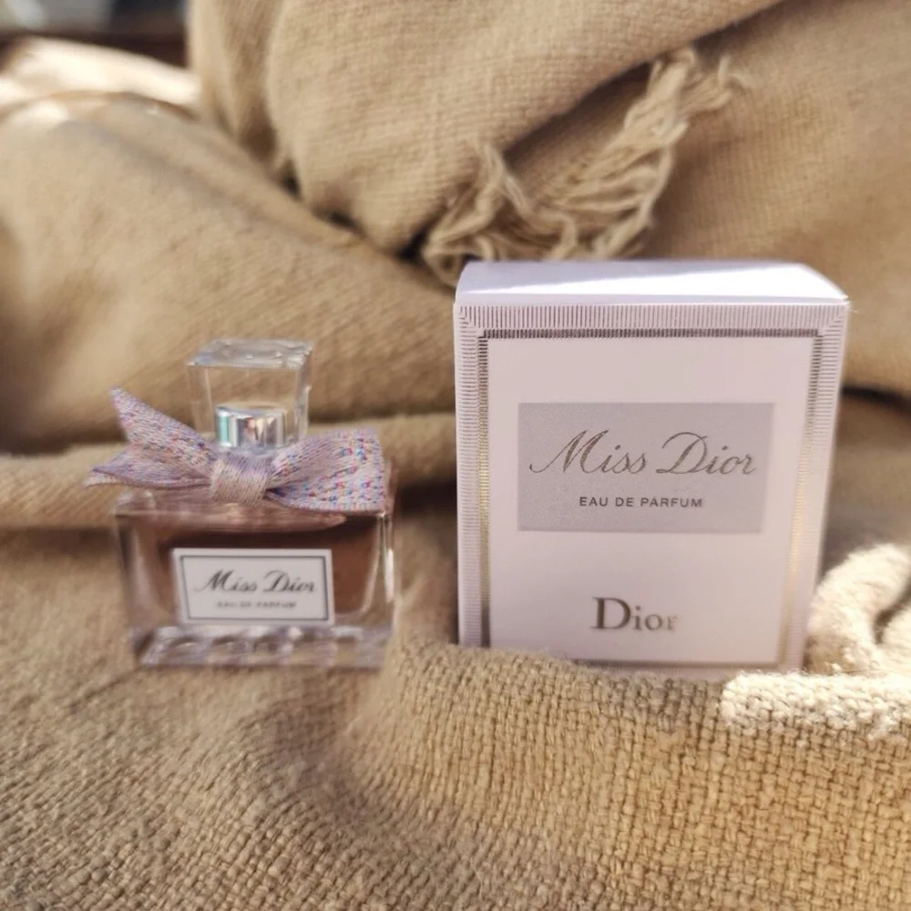 NEW Miss Dior Mini0.17 FL OZ / 5ml Travel Size.